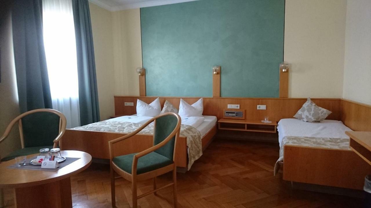 Traditionsgasthof Gruener Baum Bad Staffelstein Luaran gambar